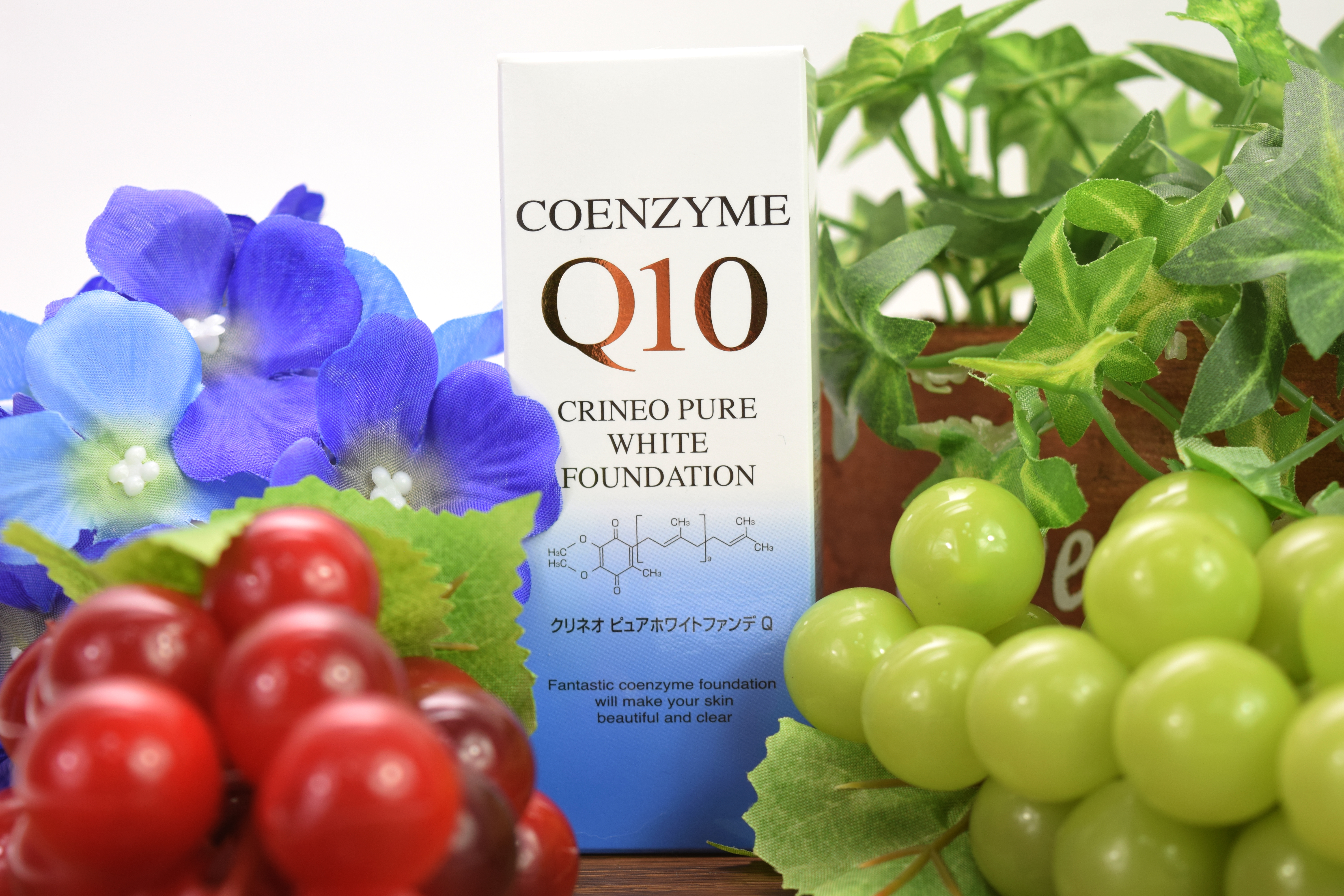 クリネオピュアホワイトファンデQ コエンザイムQ10が入ったファンデーションのパッケージ
